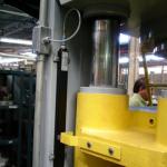 Inclusão de régua óptica no martelo, prensa ICM-330